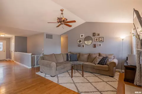 1507 Willow Dr, Washington, IL 61571 photo 4