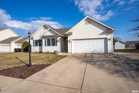 1507 Willow Dr, Washington, IL 61571 photo 2