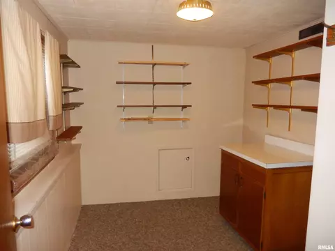 307 Robin Rd, Macomb, IL 61455 photo 21