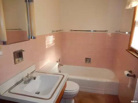 307 Robin Rd, Macomb, IL 61455 photo 17