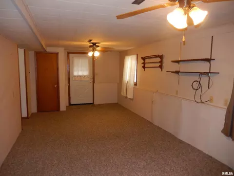 307 Robin Rd, Macomb, IL 61455 photo 19