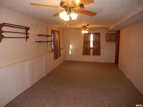 307 Robin Rd, Macomb, IL 61455 photo 20