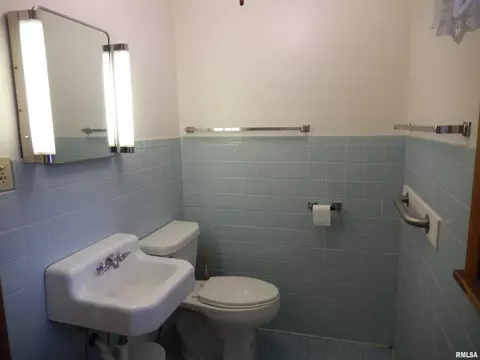 307 Robin Rd, Macomb, IL 61455 photo 22