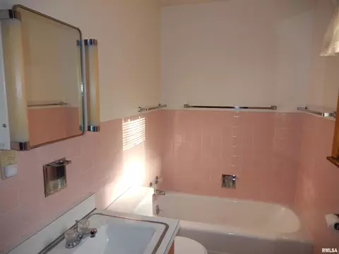 307 Robin Rd, Macomb, IL 61455 photo 15