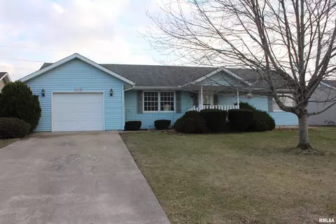 1575 E Sycamore St, Canton, IL 61520 photo 1