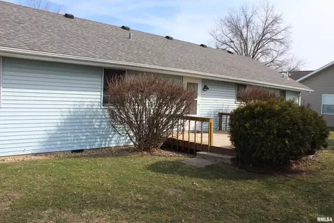 1575 E Sycamore St, Canton, IL 61520 photo 3