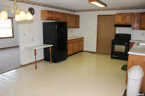 1575 E Sycamore St, Canton, IL 61520 photo 14