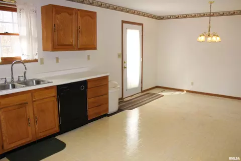 1575 E Sycamore St, Canton, IL 61520 photo 15