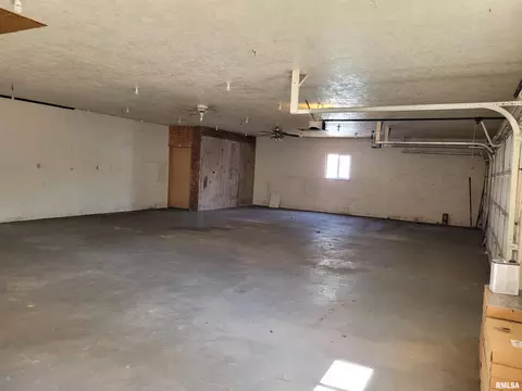 1131 E Locust St, Canton, IL 61520 photo 23