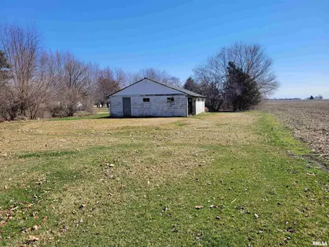 1225 Maple Ave, Macomb, IL 61455 photo 3