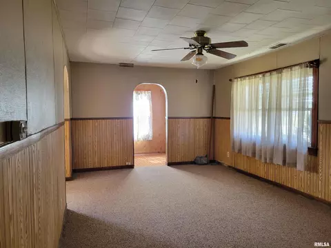 1225 Maple Ave, Macomb, IL 61455 photo 4
