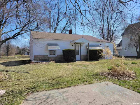 1225 Maple Ave, Macomb, IL 61455