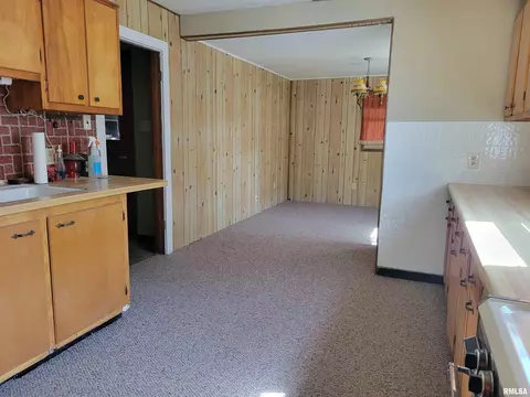 1225 Maple Ave, Macomb, IL 61455 photo 7