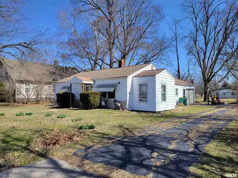1225 Maple Ave, Macomb, IL 61455 photo 2