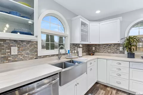 4042 Delavan Rd, Delavan, IL 61734 photo 14