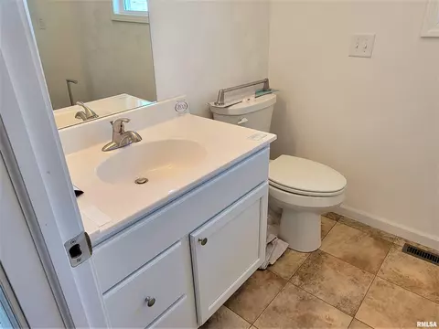 356 E Cypress Rd, Canton, IL 61520 photo 12