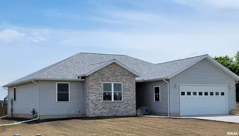 356 E Cypress Rd, Canton, IL 61520 photo 2