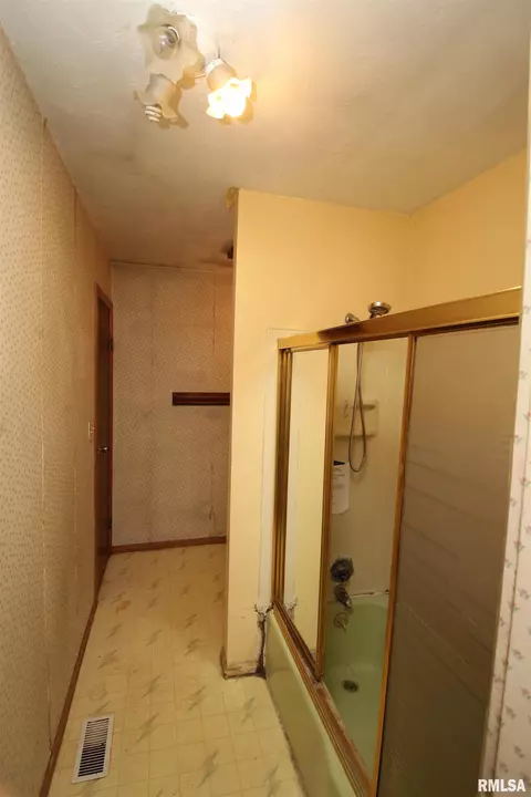 220 E Bittersweet Rd, Washington, IL 61571 photo 14