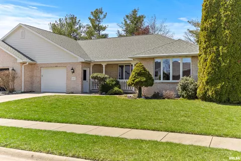1817 Robin Ave, Morton, IL 61550 photo 2