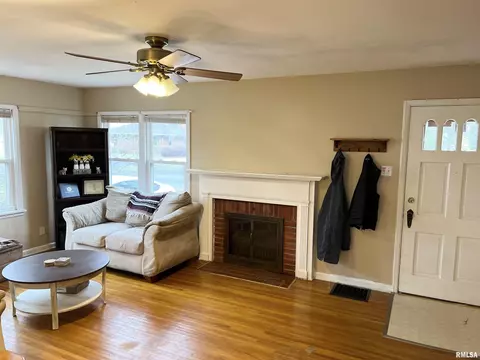 129 Normal St, Macomb, IL 61455 photo 5