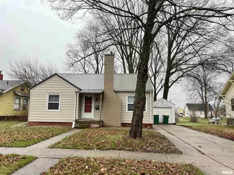 129 Normal St, Macomb, IL 61455 photo 2