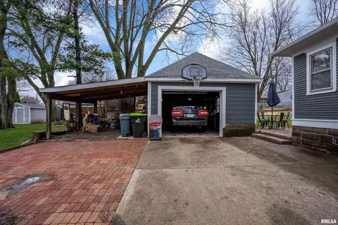 506 W Broad St, Roanoke, IL 61561 photo 34