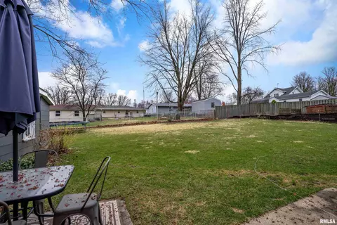 506 W Broad St, Roanoke, IL 61561 photo 33