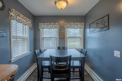 506 W Broad St, Roanoke, IL 61561 photo 11