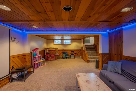 506 W Broad St, Roanoke, IL 61561 photo 19