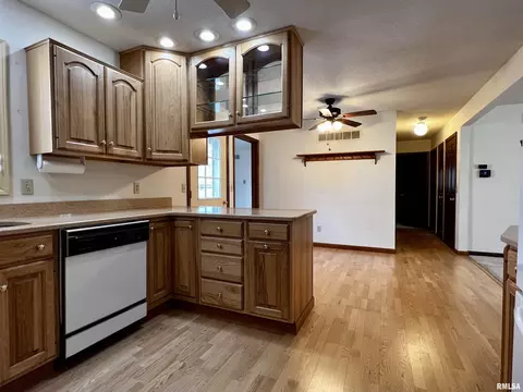 1172 Stacy Ln, Macomb, IL 61455 photo 10