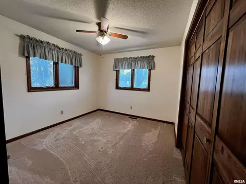1172 Stacy Ln, Macomb, IL 61455 photo 18
