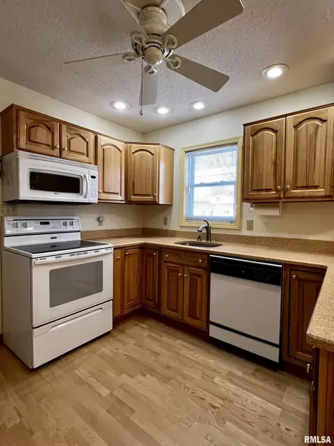 1172 Stacy Ln, Macomb, IL 61455 photo 7