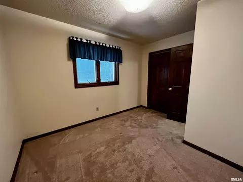 1172 Stacy Ln, Macomb, IL 61455 photo 16