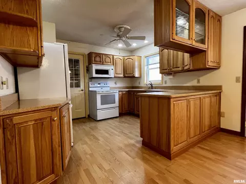 1172 Stacy Ln, Macomb, IL 61455 photo 5