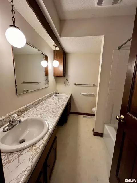 1172 Stacy Ln, Macomb, IL 61455 photo 20