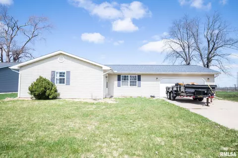 802 E 3rd St, Glasford, IL 61533 photo 1