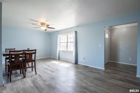 802 E 3rd St, Glasford, IL 61533 photo 3