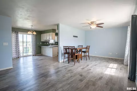 802 E 3rd St, Glasford, IL 61533 photo 4