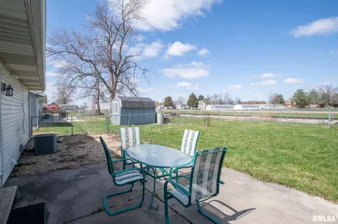 802 E 3rd St, Glasford, IL 61533 photo 47