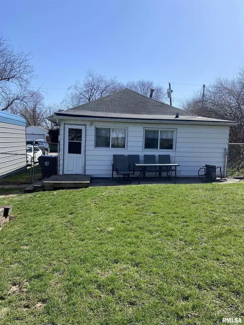 636 Keeling Ct, Canton, IL 61520 photo 5