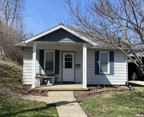 636 Keeling Ct, Canton, IL 61520 photo 1