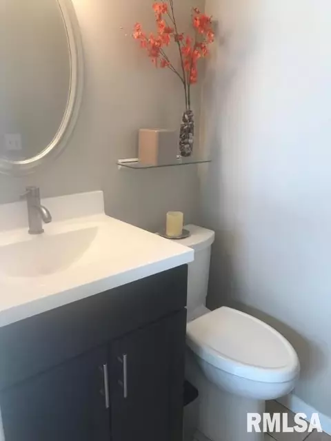 60 Carriage Hl, Macomb, IL 61455 photo 17