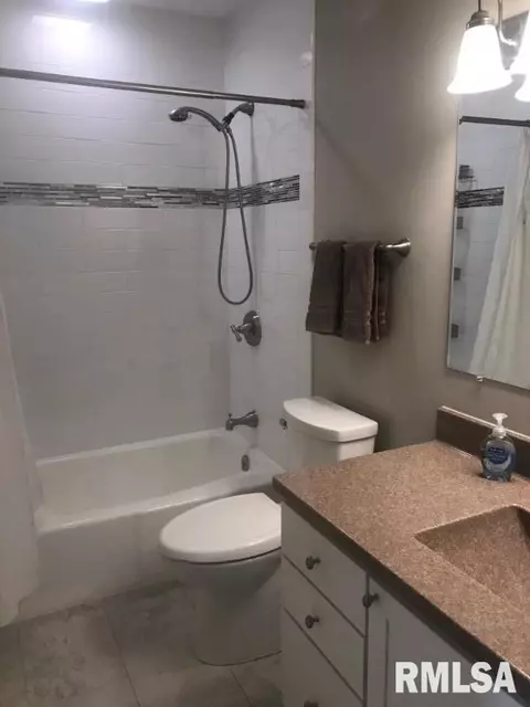 60 Carriage Hl, Macomb, IL 61455 photo 16