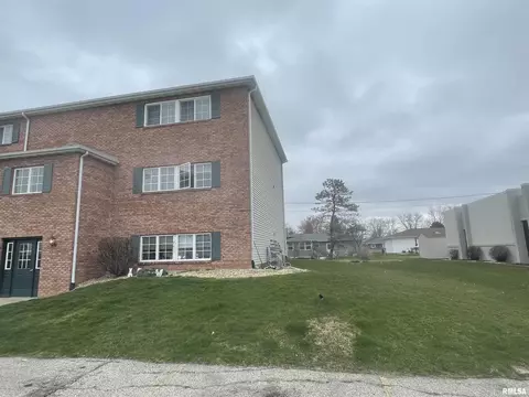 77 Queenwood Rd, Morton, IL 61550 photo 4
