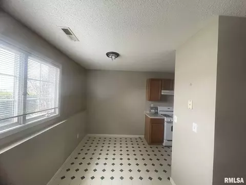 77 Queenwood Rd, Morton, IL 61550 photo 9