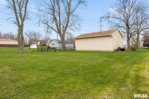 1610 Bunn St, Bloomington, IL 61701 photo 28