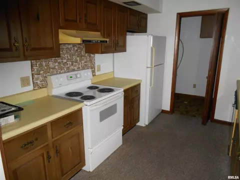 148 James Dr, Macomb, IL 61455 photo 8