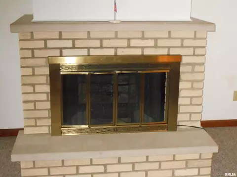 148 James Dr, Macomb, IL 61455 photo 5