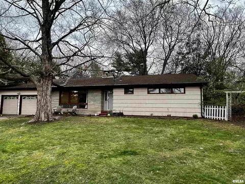 821 Orchard Dr, Macomb, IL 61455 photo 1