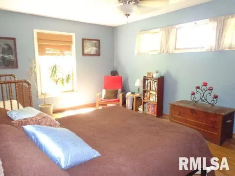 821 Orchard Dr, Macomb, IL 61455 photo 17